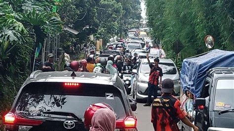 H 2 Lebaran Macet Parah Di Jalur Wisata Subang Selatan Kendaraan Bak