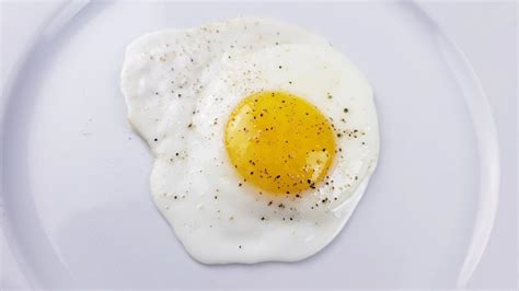 How To Cook Perfect Sunny Side Up Eggs A Comprehensive Guide Mama Bois Kitchen