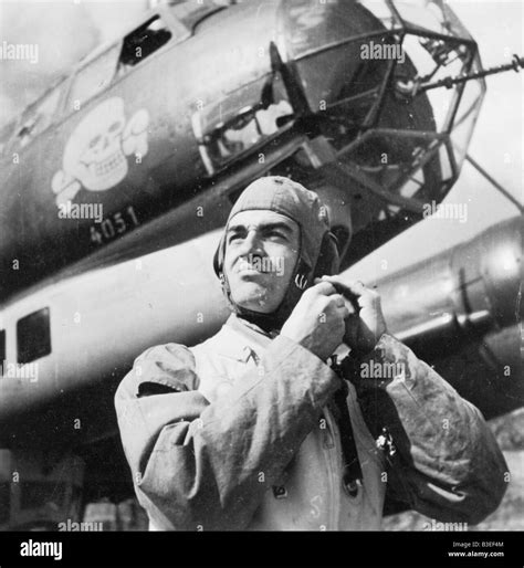 Luftwaffe bomber pilot -Fotos und -Bildmaterial in hoher Auflösung – Alamy