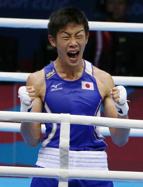 ボクシング男子バンタム級準々決勝で勝利：ロンドン五輪 ボクシング 写真特集：時事ドットコム