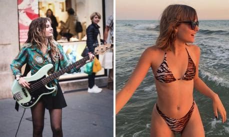 9 Hot Sexy Victoria De Angelis Bikini Pics