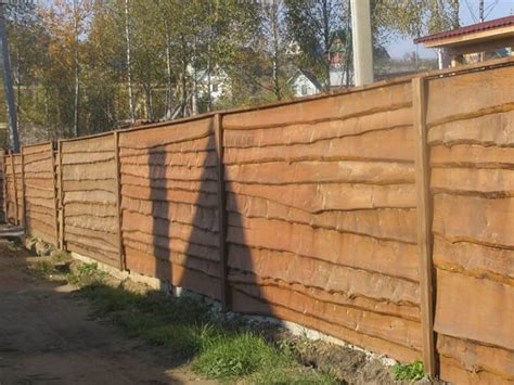 Самый дешевый вариант забора для частного дома: подборка материалов для ...