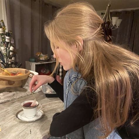 Pin By T4R4 On Hair In 2024 Hair Cuts Up Hairstyles Dark Blonde Hair