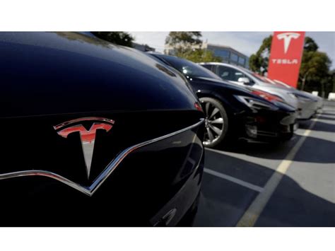 Elon Musk Beri Isyarat Harga Mobil Tesla Akan Terus Turun Tagar