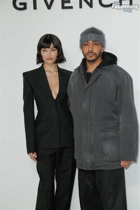 Shanina Shaik Flaunts Her Tits At The Givenchy Fashion Show Photos Onlyfans Leaked Nudes