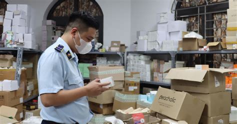 Kiểm tra kho hàng của hot girl Mailystyle phần lớn không có chứng từ xuất xứ Tuổi Trẻ Online