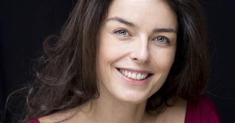 Littérature Tout sur La Blonde à forte poitrine