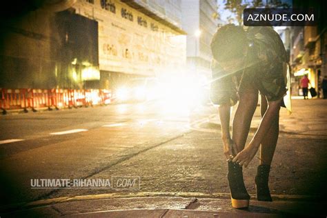 Rihanna Topless And Nude For Unapologetic Album Aznude