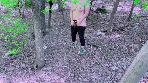 Super Hot Iranian Model In The Nature dont Miss This Videoتوی پارک لخت شدم پسرا دورم جمع شده