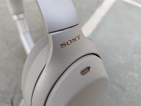 Bose QC35 II, Sony WH-1000 XM3 noise-cancelling headphones compared ...