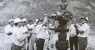 Primer Pozo Petrolero En La Costa Ecuatoriana