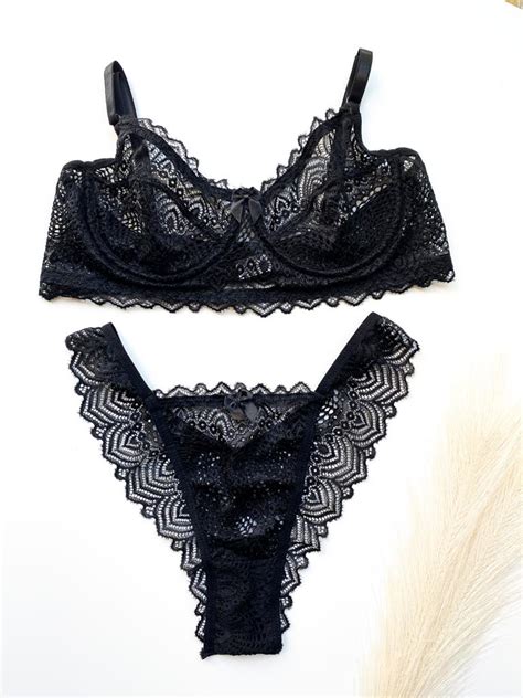 Conjunto Sem Bojo Aro Calcinha Fio Preto Site Exclusivo De Lingerie