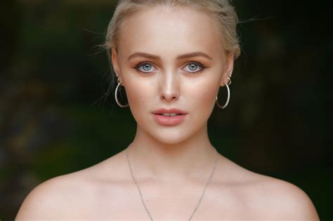 Abbie Charlotte Women Model Blonde Looking At Viewer Outdoors