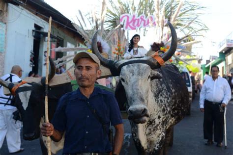 Cojutepeque Realiza El Tradicional Desfile De Las Carretas Noticias