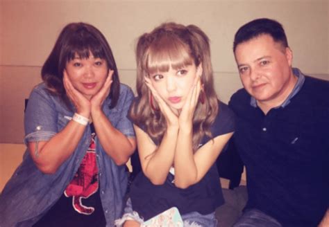 藤田ニコル（にこるん）の母親の年齢は? 離別や離婚に彼氏とは!?｜aulii.net