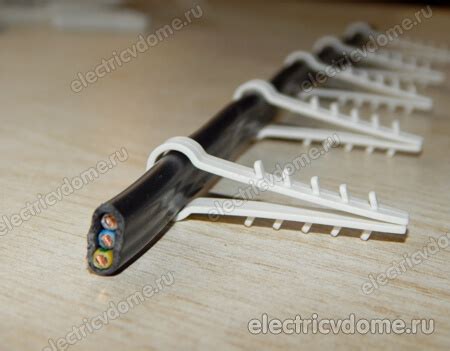 Крепление кабеля к стене - способы крепежа | Электрика, Электротехника ...