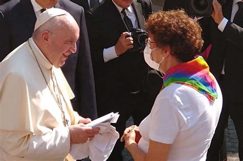 Svolta Epocale Nella Chiesa Papa Francesco Apre A Diritti Coppie Gay Religione Roma