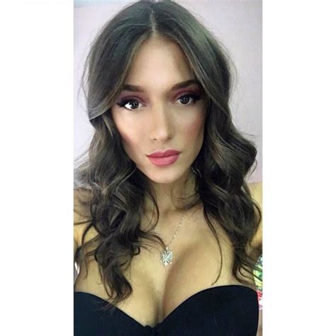 Do You Like My Cleavage Porn Pic