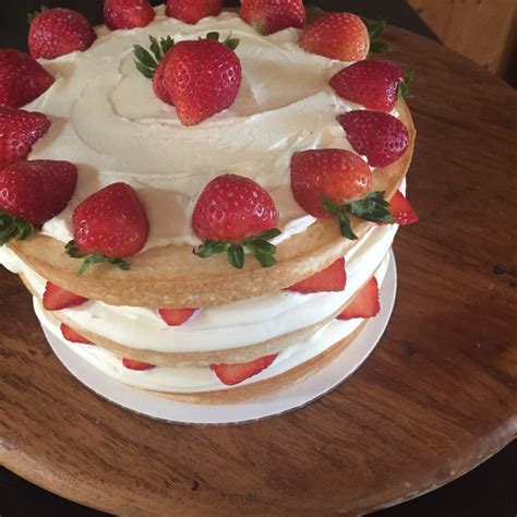 Naked Champagne Soaked Strawberry Shortcake Instagram Taylacakes Desserts Cake Strawberry