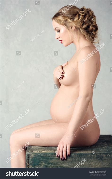 Closeup Beautiful Pregnant Nude Lady Elegant Stock Photo 573969325 Shutterstock