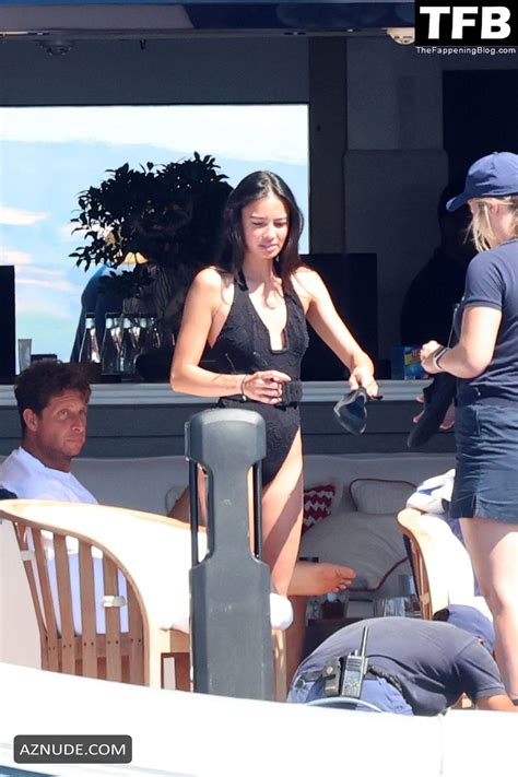 Kelsey Merritt Sexy Seen Flaunting Her Hot Bikini Body Alongside Jared Leto In Sardinia Aznude