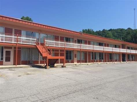 Daniel Boone Motor Inn in Pikeville: Find Hotel Reviews, Rooms, and ...