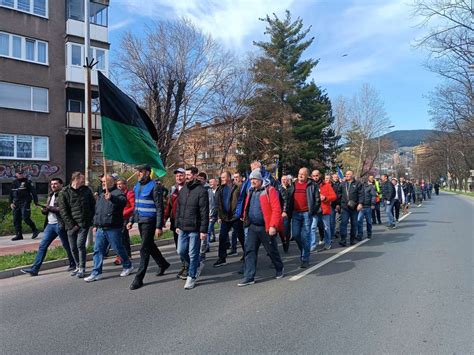 Zenički rudari bez plate dva mjeseca Komorati stižu u Sarajevo na