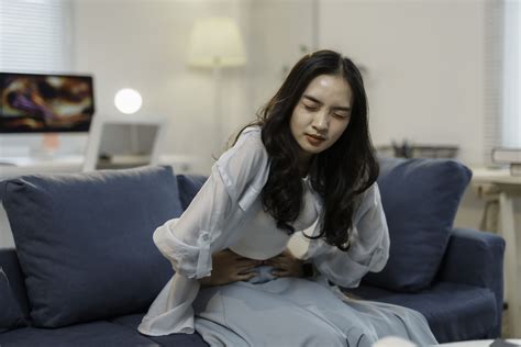Causes & Symptoms of Hernias in Women Explained | Dr. Calvin Ong