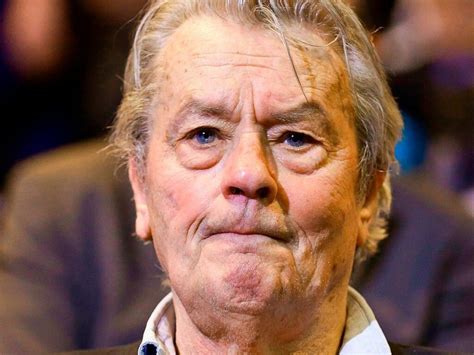 Alain Delon : que se passe-t-il dans la famille de l'illustre acteur