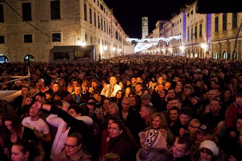 DOČEK NOVE NA OTVORENOM Pogledajte što nude gradski trgovi Libero Portal