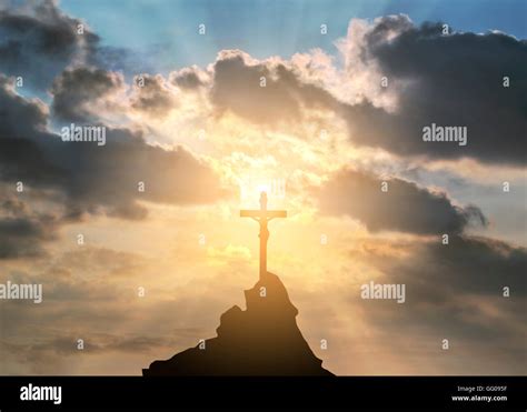 Jesus cross sunset hi-res stock photography and images - Alamy