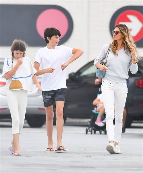 Exclusive | Gisele Bündchen shops with kids amid Tom Brady’s retirement ...