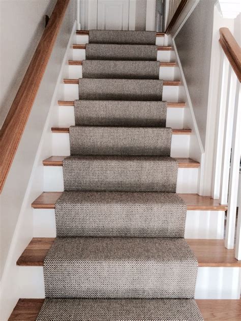 45 Stair Runner Patterns And Designs (With images) | Carpet staircase ...