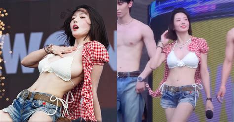 pop star kwon eunbi  viral  eye catching waterbomb performance