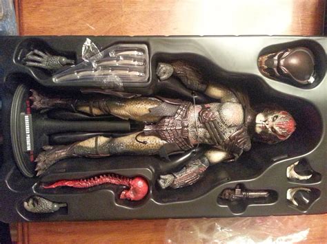 Hot Toys Predators Berserker Predator Figure Philippines Ubuy