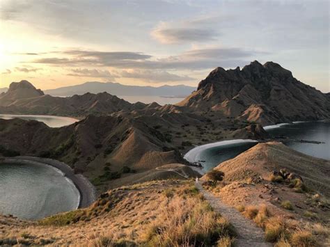 5 Spot Terbaik Melihat Sunset Di Labuan Bajo Romantis Abis