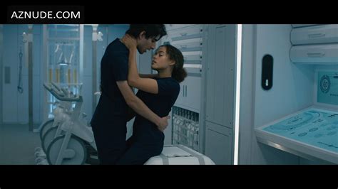 VOYAGERS NUDE SCENES AZNude