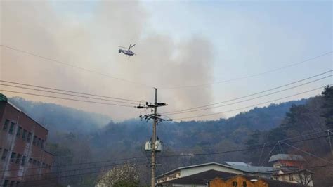 서구 산직동 산불 이틀째 헬기 17대 투입 진화 총력 비알뉴스