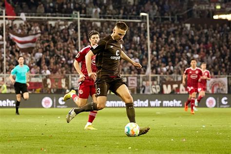 Der FC St Pauli Verpflichtet Karol Mets Fest FuPa