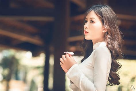 Hot Girl Thùy Dương xinh đẹp rạng ngời trong trang phục áo dài làm say đắm người nhìn Titanic