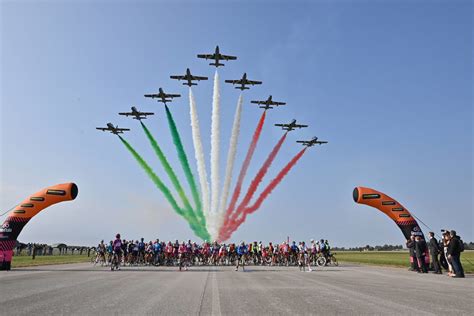 Il Giro D Italia Parte Da Rivolto Per La Prima Volta In Una Base Dell