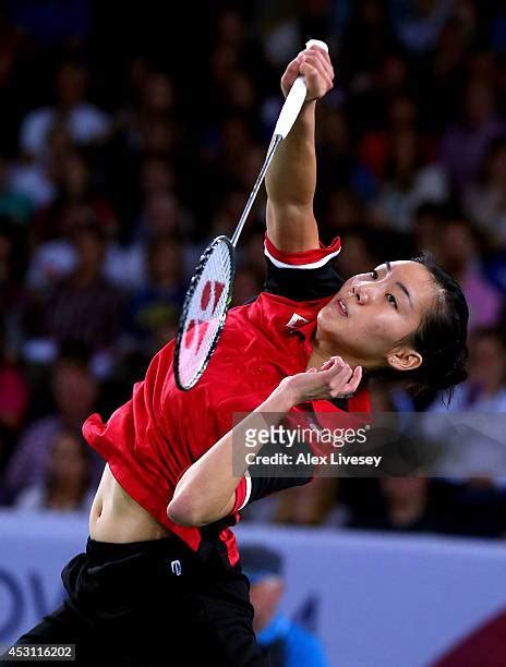 Hot Sexy Kirsty Gilmour Bikini Pics
