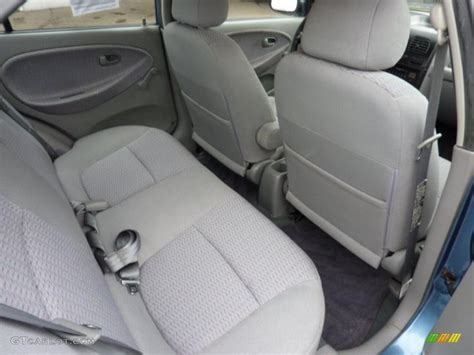 Gray Interior 2002 Kia Rio Sedan Photo #47414021 | GTCarLot.com