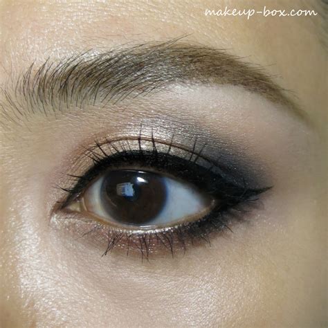 Urban Decay Naked Smoky Palette Swatches And Demo