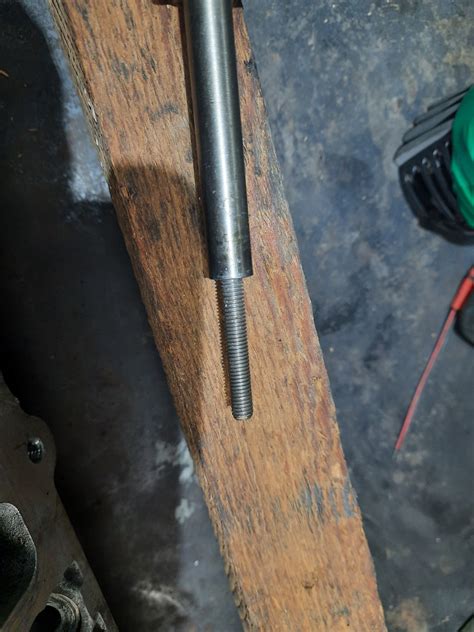 Выпресовка направляйки — Mazda Bongo Friendee, 2,5 л, 1996 года ...