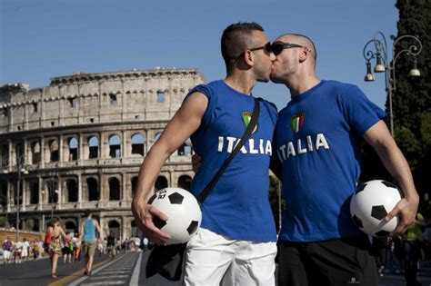 Il Gay Pride Di Roma Fanpage