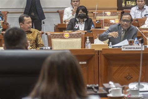 Mahfud Md Diingatkan Anggota Dpr Agar Hati Hati Beri Pernyataan Di