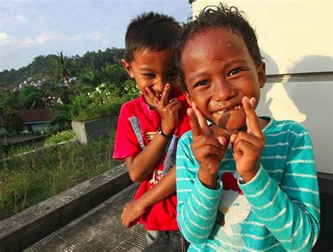 Senyum Ceria Anak-anak Indonesia Ini Bikin Damai - 5