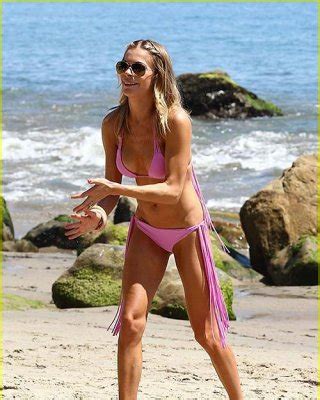 Leann Rimes Posing On Beach And Showing Her Sexy Body In Bikini Porn Pictures XXX Photos Sex