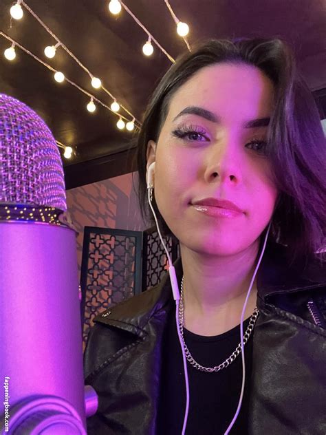 Luna Bloom LunaBloomASMR Daisylunablossom Nude OnlyFans Leaks The